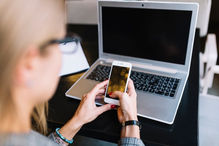 Jak Zrzucić Zdjęcia Z Telefonu Na Laptop?