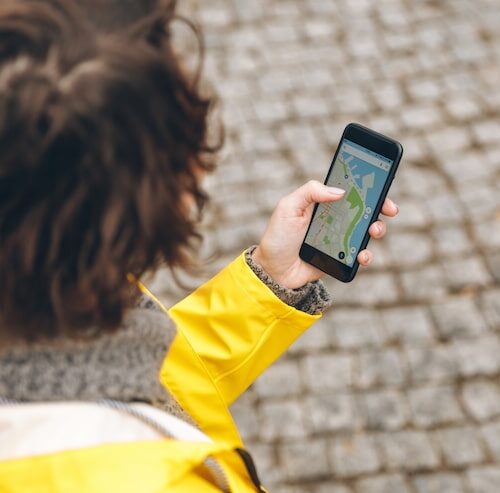 Jak ustawić pinezkę na Google Maps?