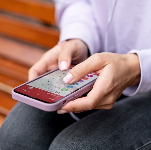 Jak przenieść aplikację z telefonu na telefon?