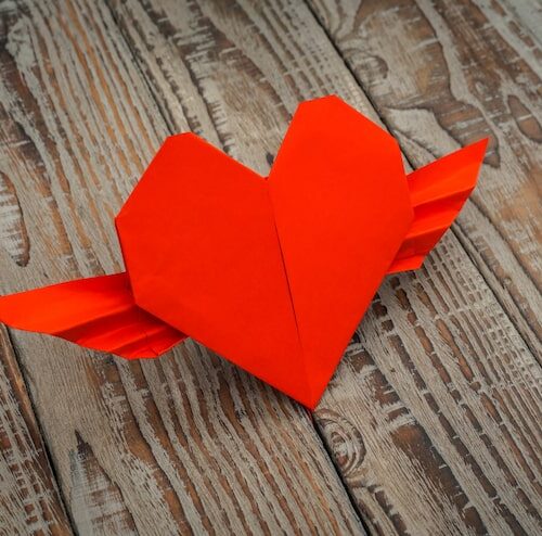Jak zrobić serce origami 3D? Prosty poradnik tworzenia trójwymiarowego serca z papieru