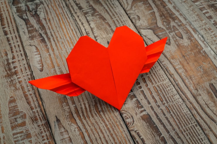 Jak zrobić serce origami 3D? Prosty poradnik tworzenia trójwymiarowego serca z papieru